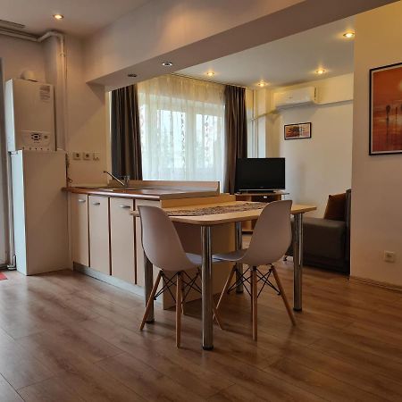Apartament Anna Targoviste Bagian luar foto