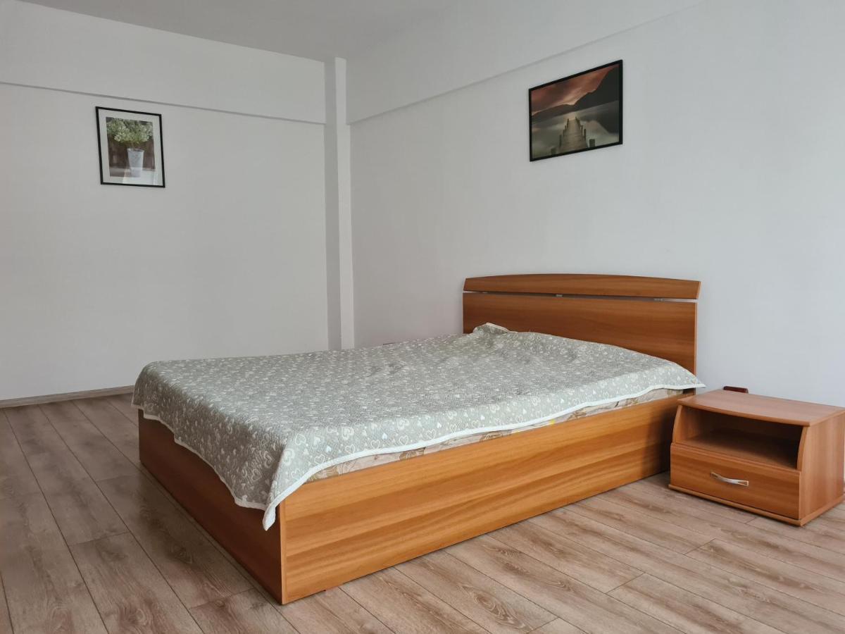 Apartament Anna Targoviste Bagian luar foto