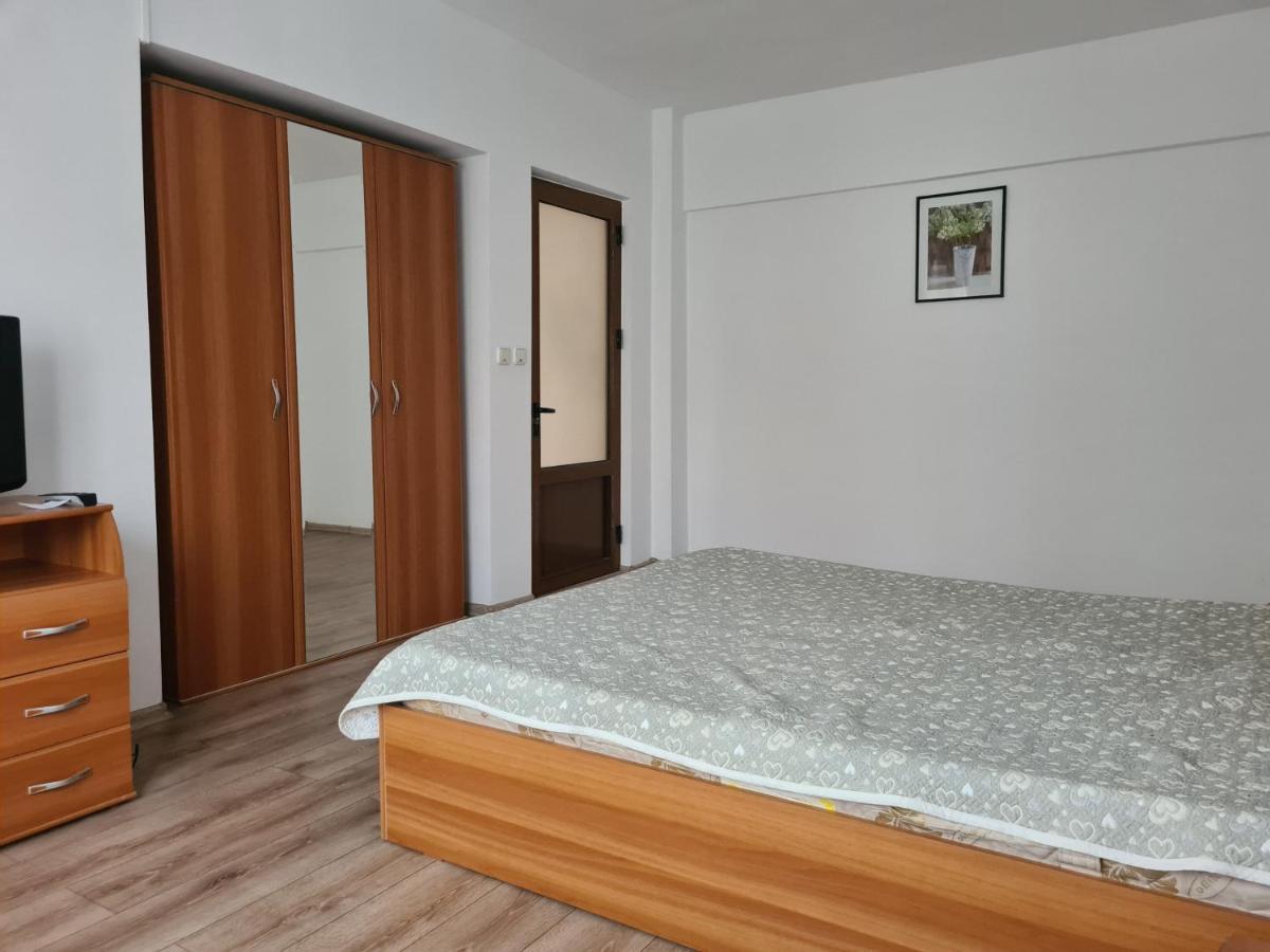 Apartament Anna Targoviste Bagian luar foto