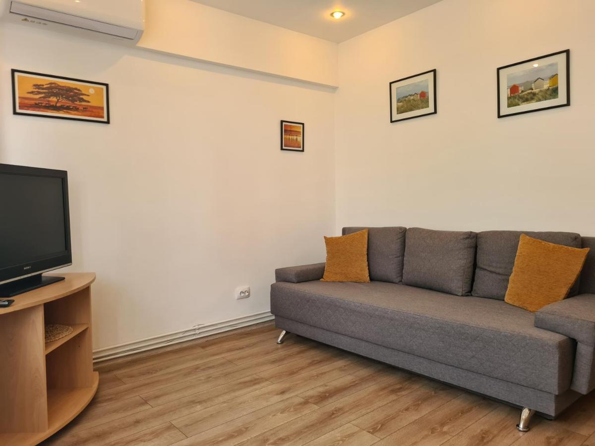Apartament Anna Targoviste Bagian luar foto