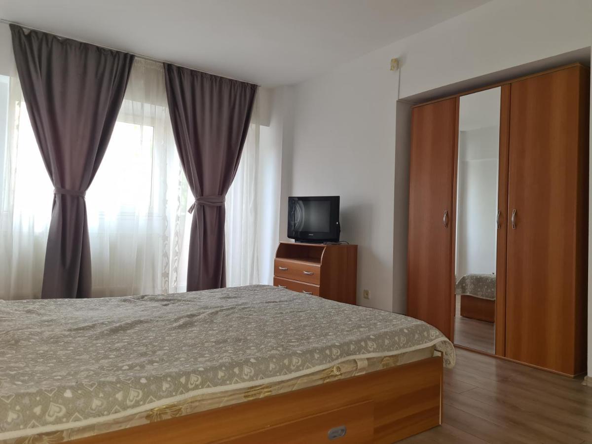 Apartament Anna Targoviste Bagian luar foto