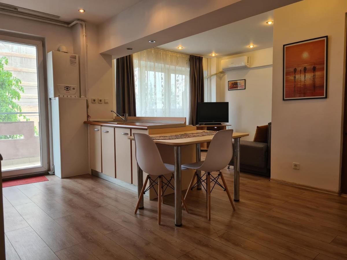 Apartament Anna Apartment Targoviste Bagian luar foto