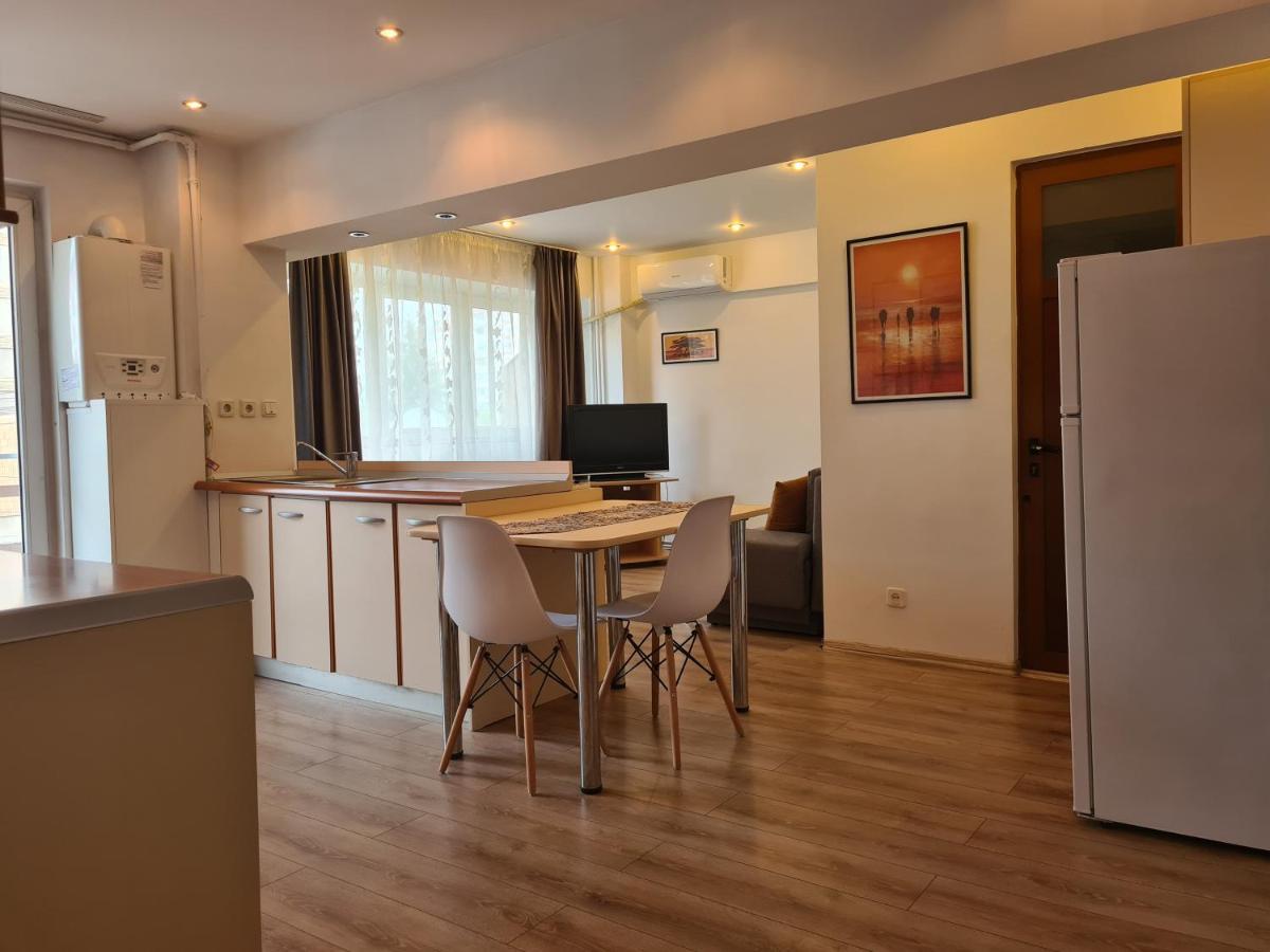 Apartament Anna Targoviste Bagian luar foto